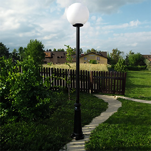 Lampy parkowe wys. 2.2 m, klosz biały 400 mm