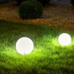 oświetlenie ogrodowe w kształcie kuli